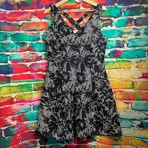 Just Taylor Dress - Navy Blue & White -‎ Criss Cross Back